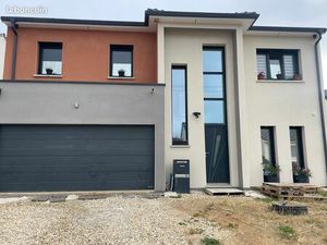 Maison 7 pièces  garage double  jardin