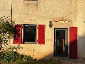 Maison ancienne rénovée de 209 m2  dépendance et terrain de 1900 m2.