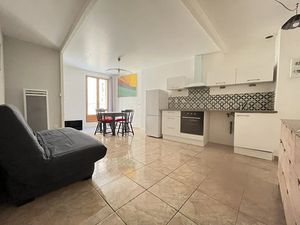 Location meublée appartement 3 pièces 48 m² à Pezenas (34120)  640 €