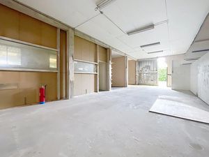 Location locaux professionnels 115 m² à Saint-Evarzec (29170)  640 €