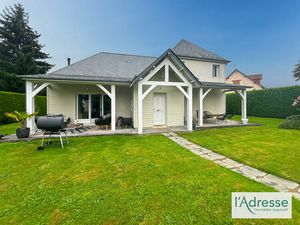 Vente maison 8 pièces  173.00m²  Perriers