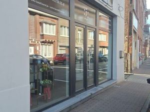 A LOUER - Commerce de caractère  emplacement stratégique