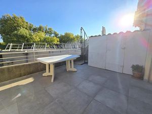 Location meublée appartement 2 pièces 40 m² à Saint-Martin-de-Crau (13310)  740 €