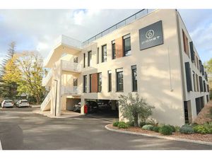 A LOUER 1076m2 DE BUREAUX NEUFS