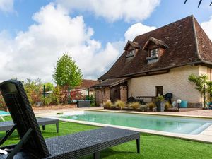 Vente maison 6 pièces 282 m² à Segonzac (19310)  369 600 €