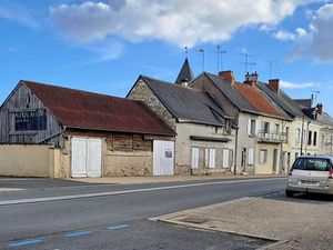 La Celle Saint Avant - Maison ancienne avec garage