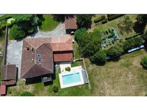 Belle propriété de 400m2 avec piscine et terrain