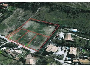 Vente terrain 811 m² à Pierrevert (04860)  149 000 €