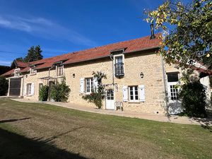 Location maison 6 pièces 200 m² à Poigny-la-Forêt (78125)  2 500 €