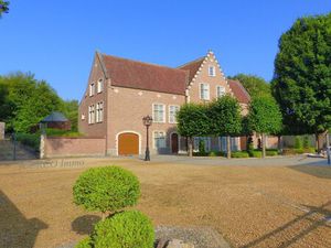 gezellige villa van 870 m2 met praktijkruimte  kangoeroewoning  ... op 1 27 hectare