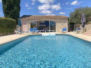 Maison et gîtes au coeur de la Camargue