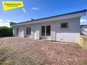 A vendre entrepôt et maison d'habitation de plain-pied à Avranches