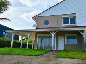 Location villa 4 pièces 86 m² à Petit bourg (97170)  1 600 €