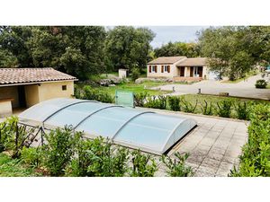 Maison de plain pied avec piscine  terrain divisible de 2450