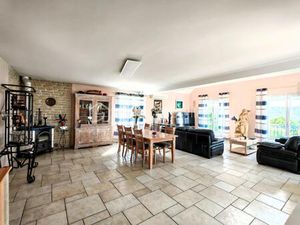 Maison de 269 m² à Villeneuve-Sur-Bellot