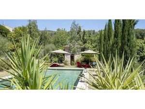 Maison avec piscine et terrasse Figanières (83)
