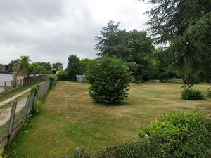 Vente terrain 796 m² Pisany (17600)