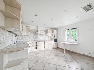 Vente maison 5 pièces 135 m² à Oloron-Sainte-Marie (64400)  318 000 €