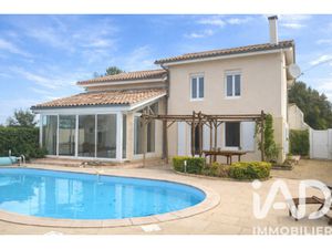 Vente maison 6 pièces 165 m² Saint-Martin-du-Bois (33910)