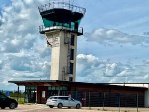 Vente commerce 4 pièces 570 m² Saint-Léger-sur-Roanne (42155)