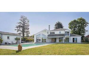 Maison avec piscine et terrasse Nernier (74)