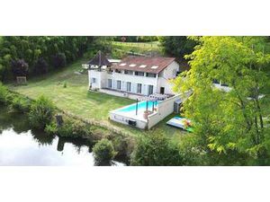 Maison avec piscine et terrasse Aubeterre-sur-Dronne (16)