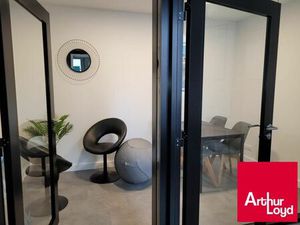 Location local commercial 120m2 Saint-Jean-de-Luz 64500 - 1912 € - Surface Privée