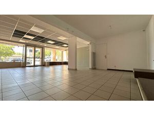 Location commerce 2 pièces 101 m² à Jaunay-Marigny (86130)