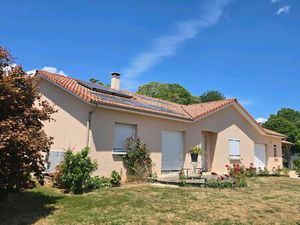 Vente maison 7 pièces 137 m² La Roche-l'Abeille (87800)