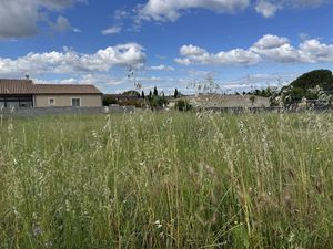 Vente terrain 555 m² à Saint-Quentin-la-Poterie (30700)  140 000 €