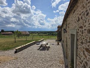 Belle exploitation agricole de 76 ha avec vue panoramique à 360 °