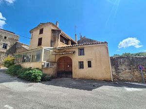 Charmante maison de village à Rochegude / 3 chambres + combles aménageables.