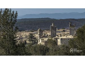 Vente locaux professionnels 93 m² à Uzès (30700)  90 000 €