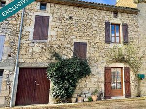 Maison en Pierre 3/4 Chambres + cour et garage