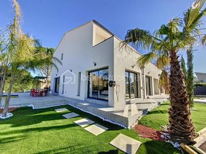 Vente villa 6 pièces 245 m² à Teyran (34820)  890 000 €