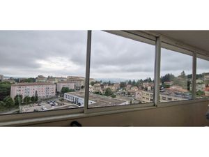 Appartement de type F3 60m2 avec cave et garage à Saint-Etie