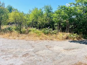 Vente terrain 405 m² à Fos-sur-Mer (13270)  150 000 €