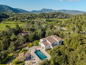 Maison de luxe à vendre à Méounes-lès-Montrieux