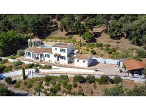 Maison de luxe à vendre à Collobrières