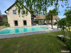 Proche Beaune PROPRIETE en pierre 293 m² avec parc de 1500 m²