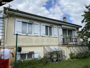 Maison 5 pièces 342 m²
