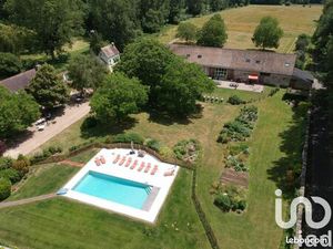 Longère 20 pièces 815 m²