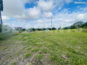 Terrain 2 700 m² Montesquieu