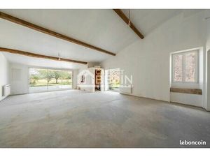 Maison 8 pièces 231 m²