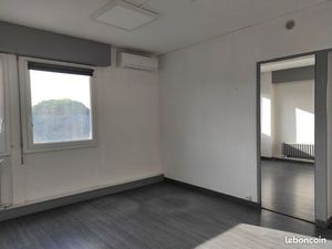 Bureaux 36 m² ARTIGUES PRES BORDEAUX