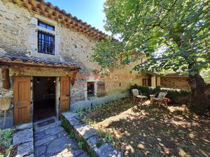Maison en pierres avec gite indépendant