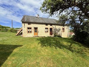Maison ancienne avec dépendances proche Lac des Settons