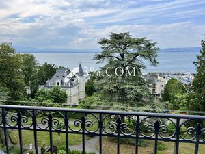 Exclusif !! Vue sur le lac  A vendre à Evian magnifique appa