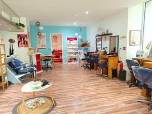 AFFAIRE À SAISIR !! SALON DE COIFFURE À REPRENDRE !! ENTRE-D