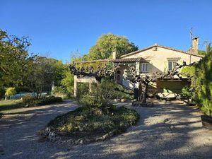 Villa Individuelle De Caractere + Appartement Neuf (au total 5 chambres)